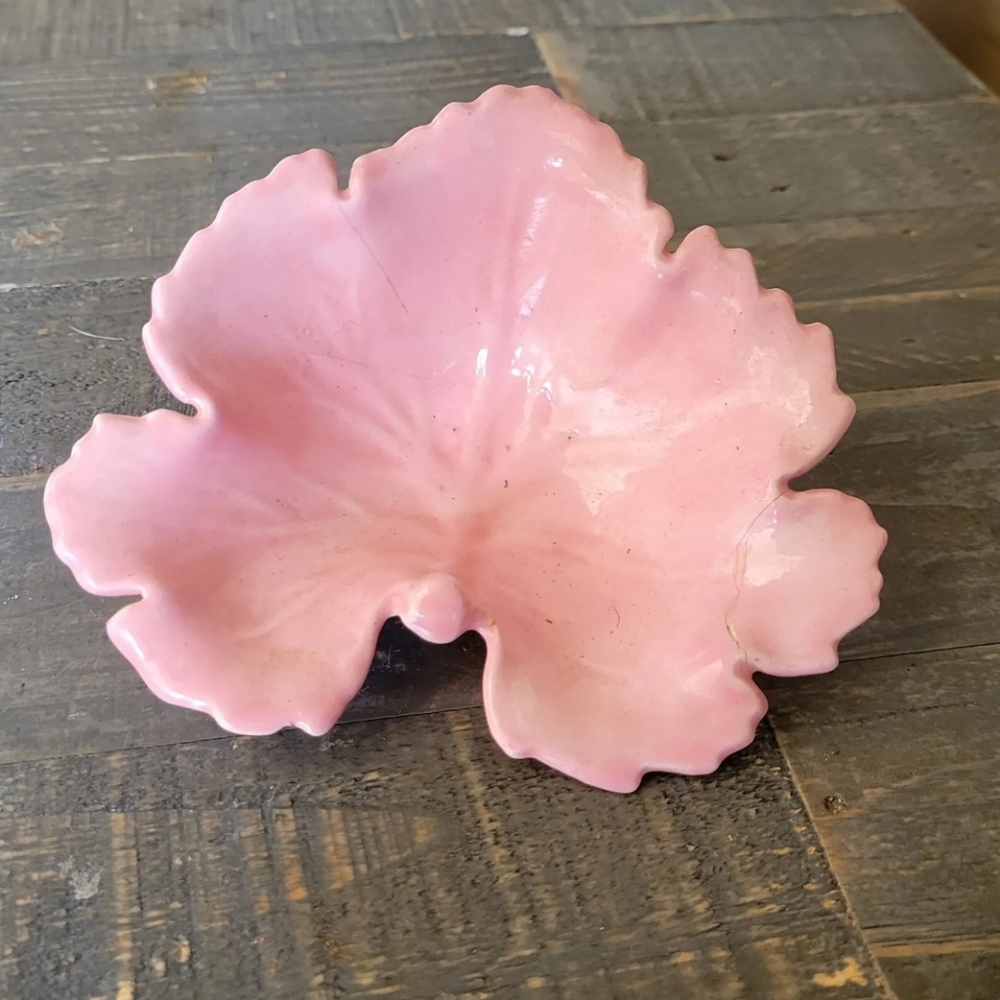 Vintage Pink Leaf Candy Dish Ceramic Pottery Mid Century Modern Made in USA